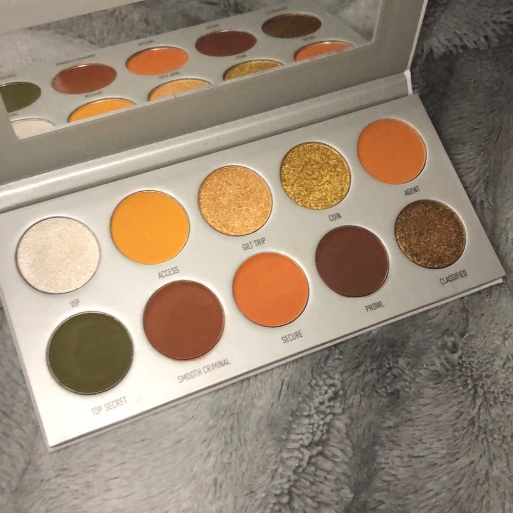 Jaclyn hill Vault palette